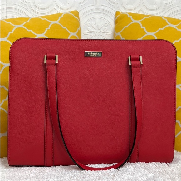 kate spade Handbags - 🌸OFFERS?🌸Kate Spade All Leather Large Red Purse